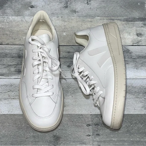 VEJA V-12 Classic Court Low-Top Women’s Sneakers - White - Sz - 10 .US / 41 .EU